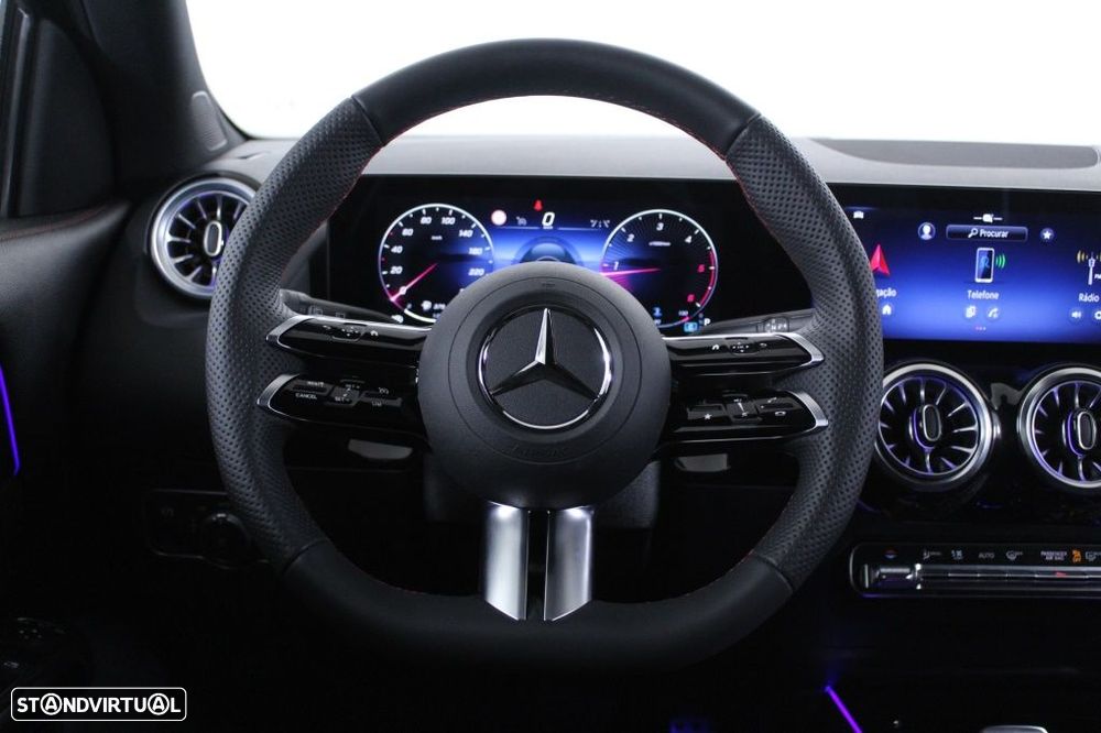 Mercedes-Benz GLA 180 d AMG Line - 19