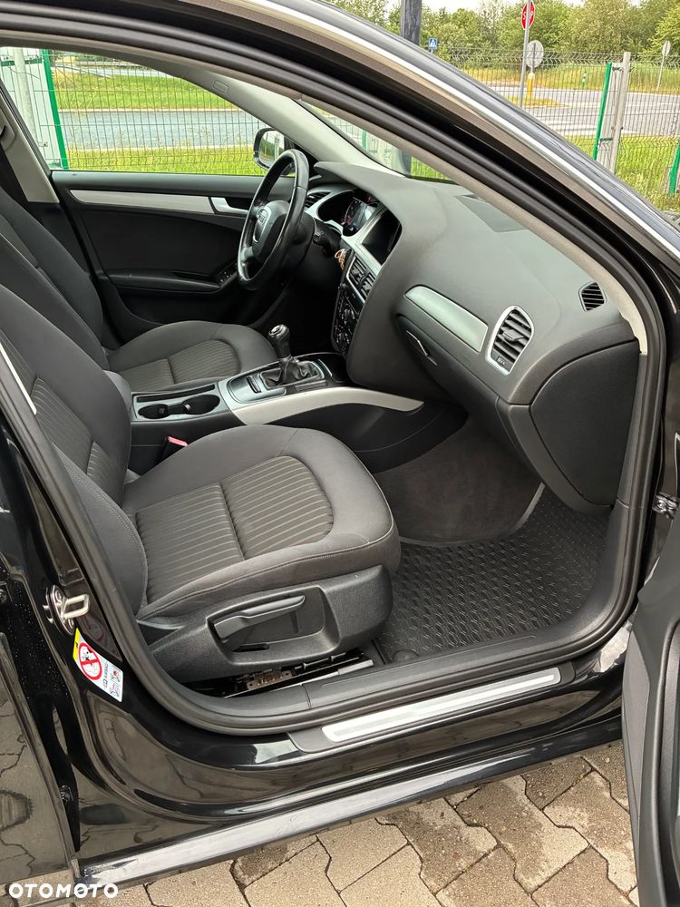 Audi A4 Limousine - 14