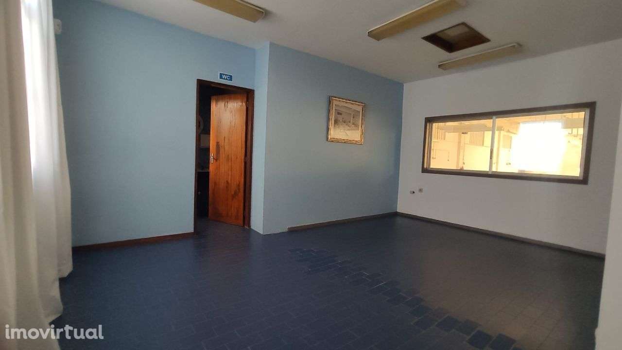 Armazém industrial em Fafe - Grande imagem: 2/17