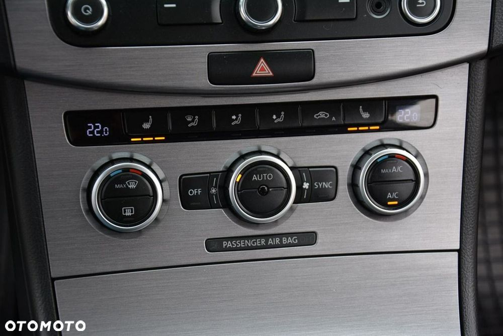 Volkswagen Passat - 25