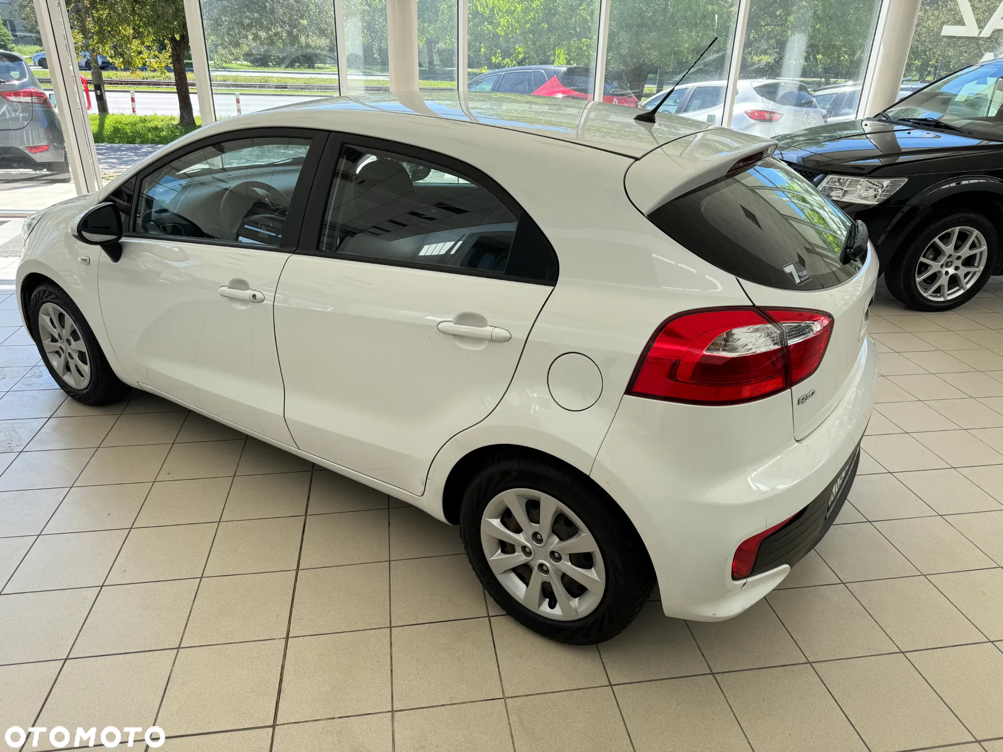 Kia Rio 1.2 Attract - 14