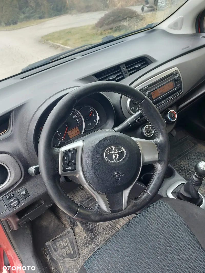 Toyota Yaris 1.33 Luna - 5
