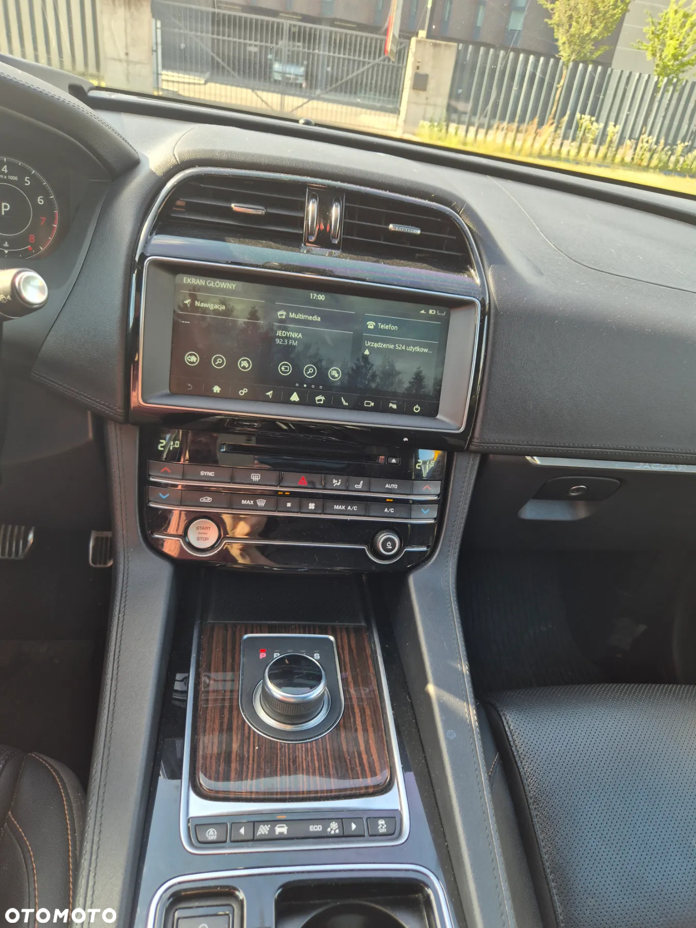 Jaguar F-Pace 25t AWD Prestige - 9