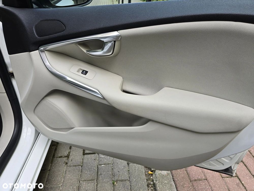 Volvo V40 T4 Kinetic - 15