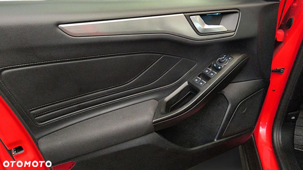 Ford Focus 1.0 EcoBoost mHEV Titanium X - 11