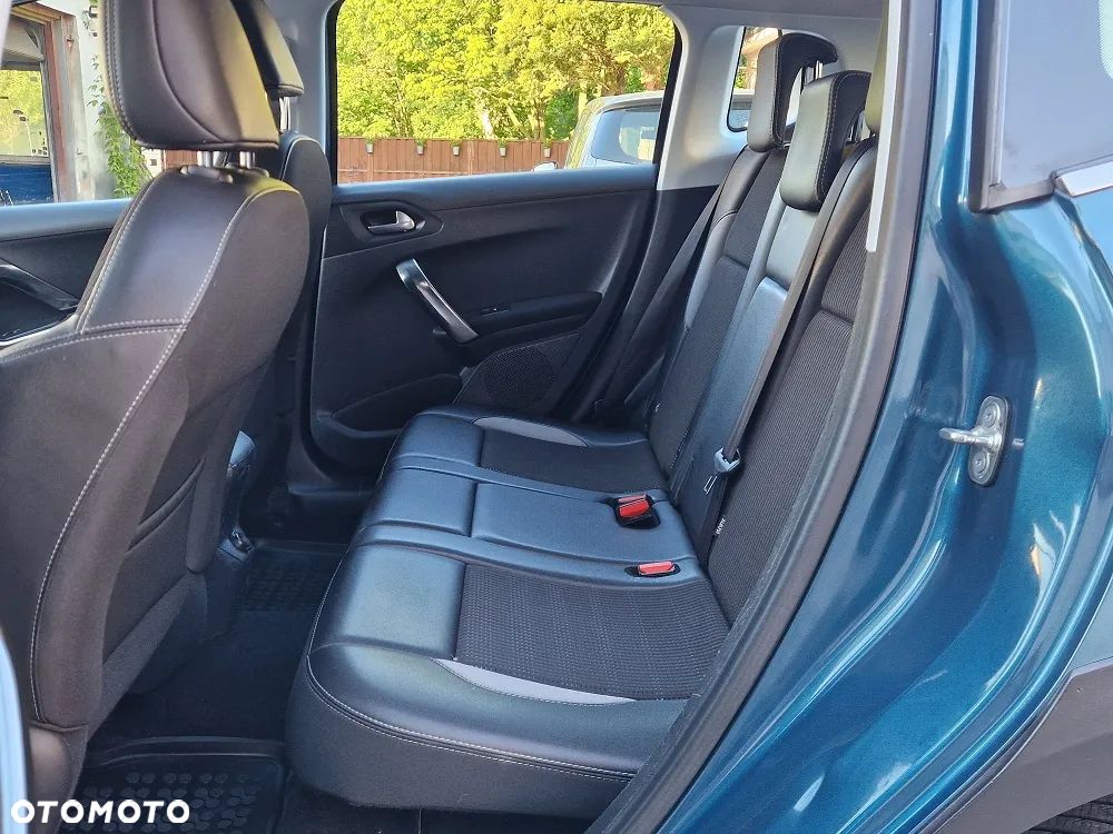 Peugeot 2008 1.2 Pure Tech GPF Allure S&S - 15