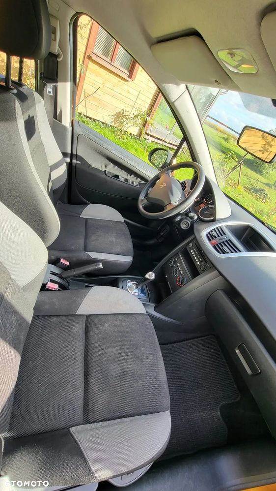 Peugeot 207 - 15