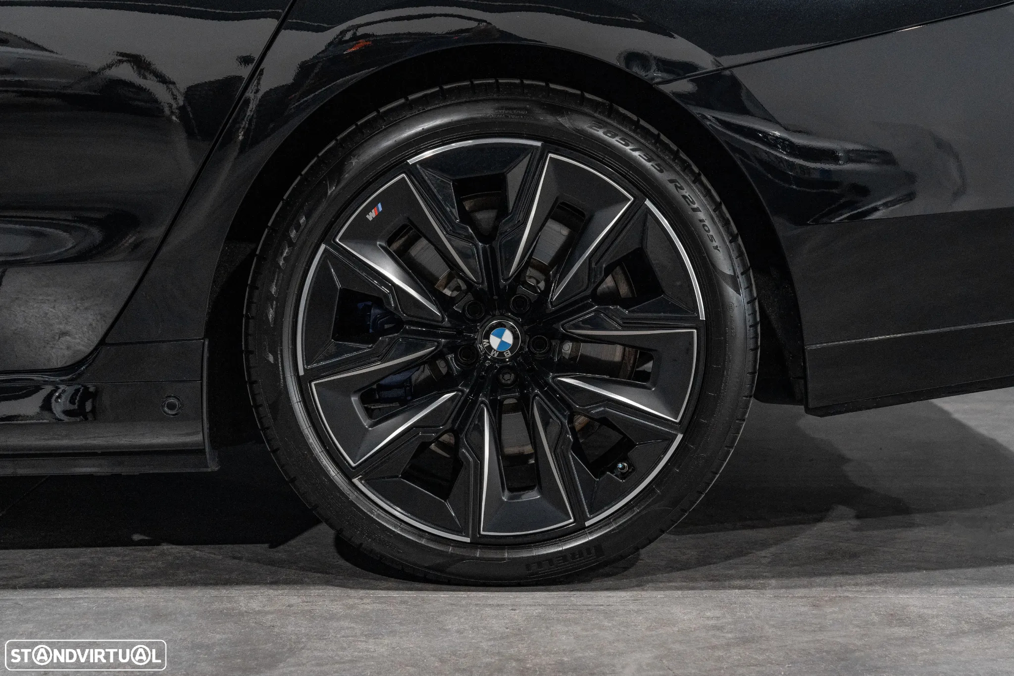 BMW 750 750e xDrive Pack Desportivo M - 40