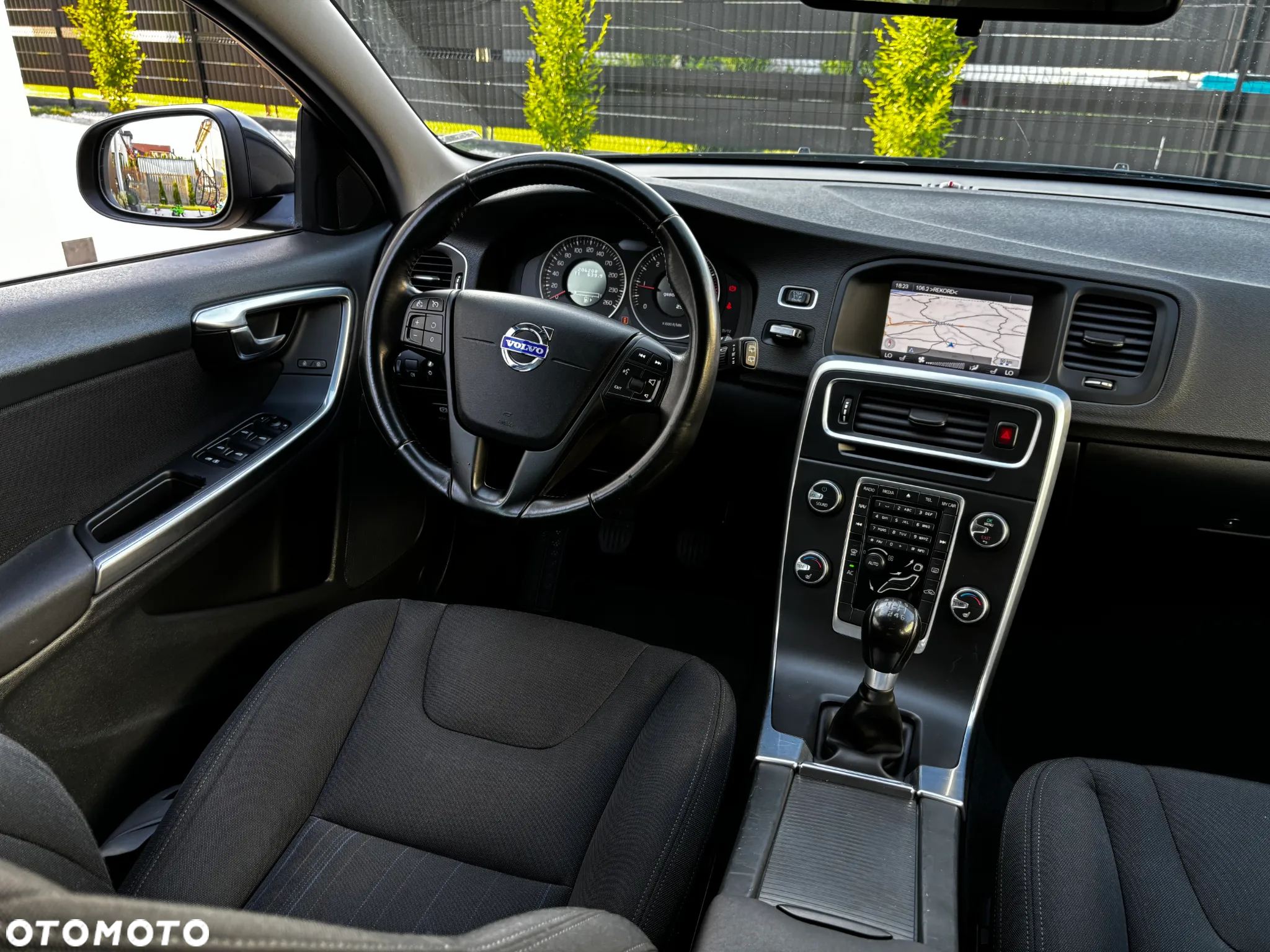 Volvo V60 D2 Momentum - 11