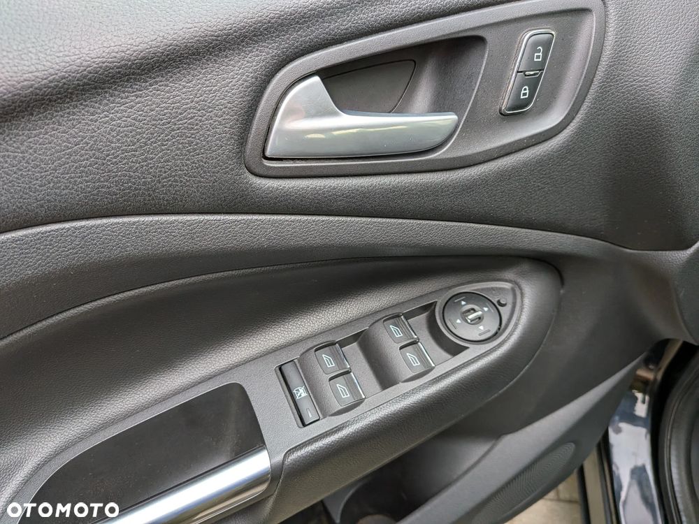 Ford Kuga - 11
