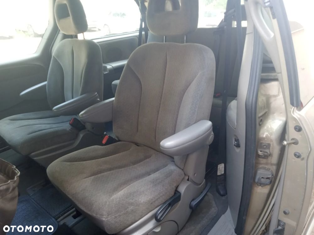 Chrysler Grand Voyager 3.3L LX - 15
