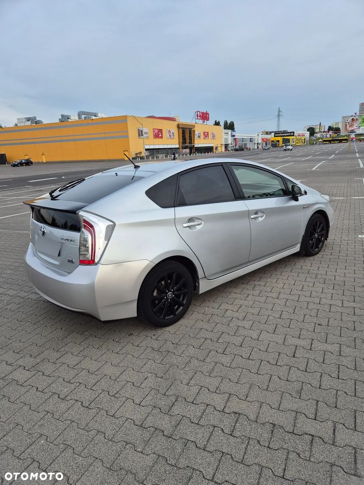 Toyota Prius 1.8 HSD Prestige - 6