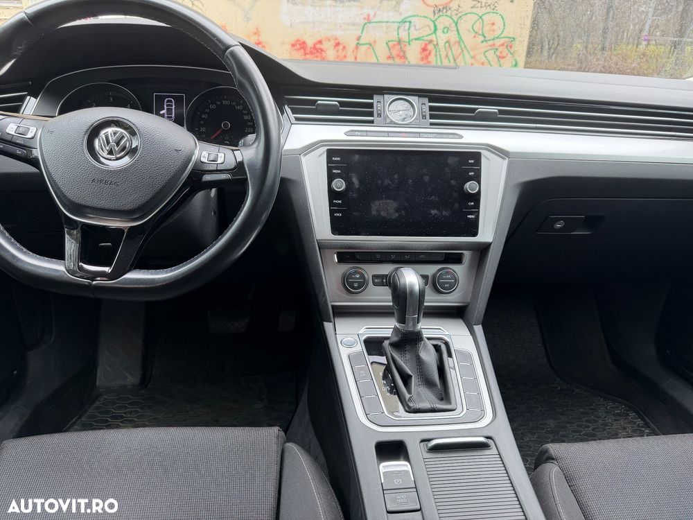 Volkswagen Passat 2.0 TDI (BlueMotion Technology) DSG Comfortline - 8