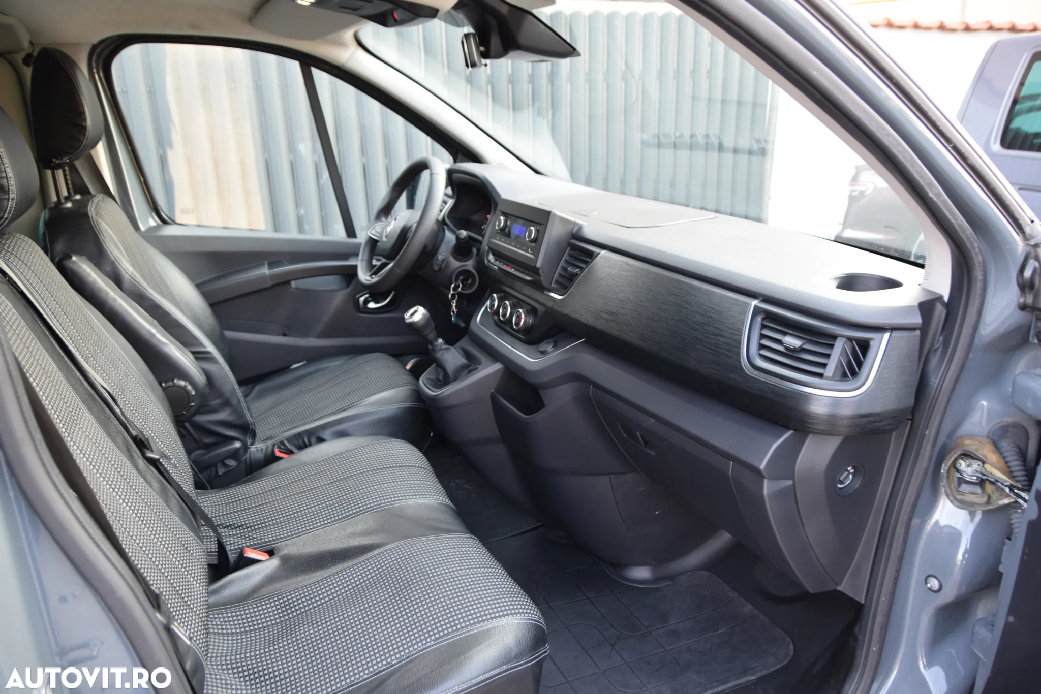 Renault Trafic Combi 2.0 Blue dCi 150 S&S L2 8+1 Zen - 7