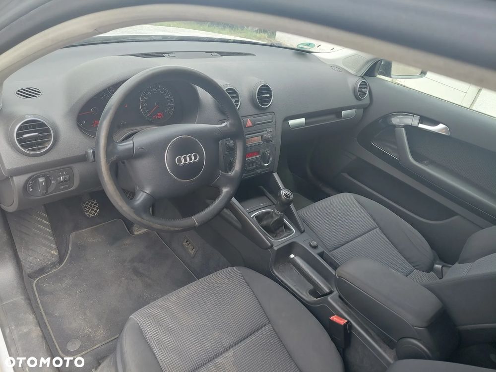 Audi A3 3-drzwiowe 2.0 TDI DPF Ambiente - 11