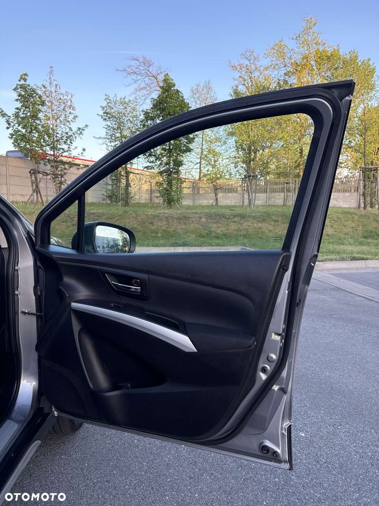 Suzuki SX4 S-Cross 1.6 DDiS Allgrip Comfort+ - 36