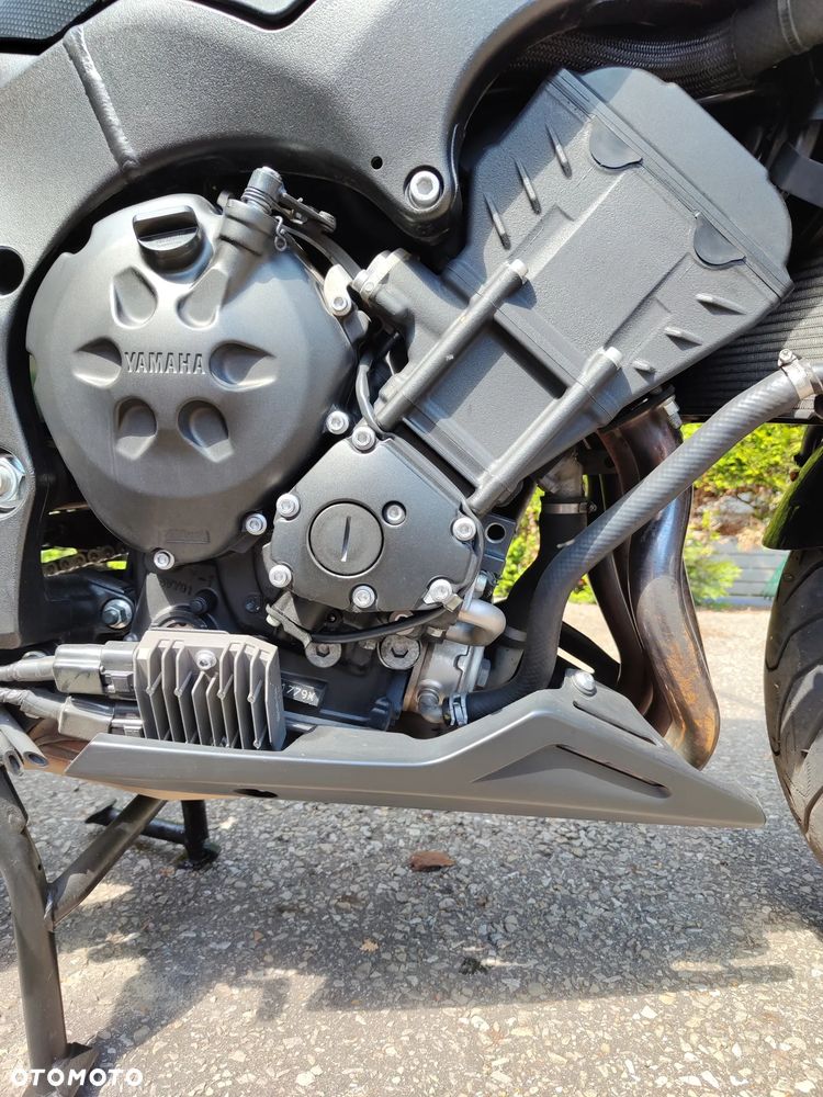 Yamaha FZ8 - 11