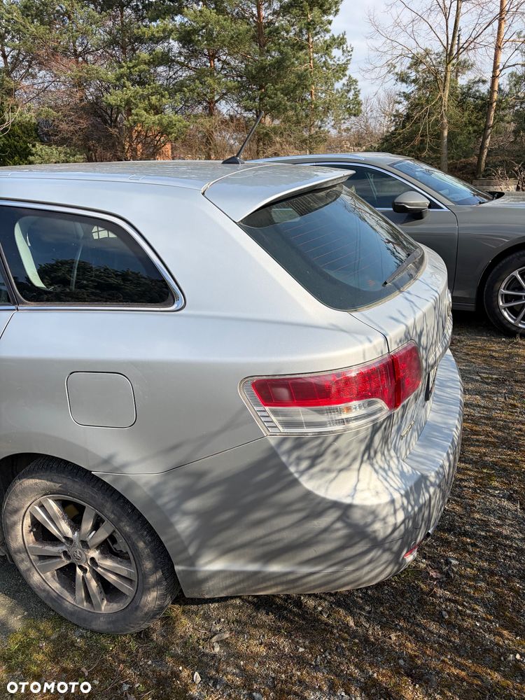 Toyota Avensis 2.0 D-4D Sol - 4