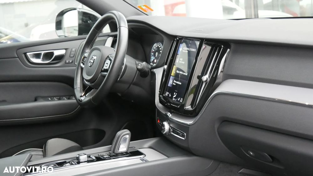 Volvo XC 60 T8 Twin Engine AWD R-Design - 22