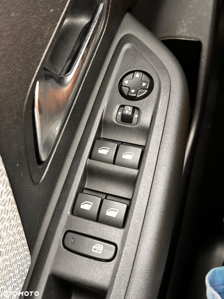 Citroën C4 BlueHDi 110 Stop&Start FEEL PACK - 32