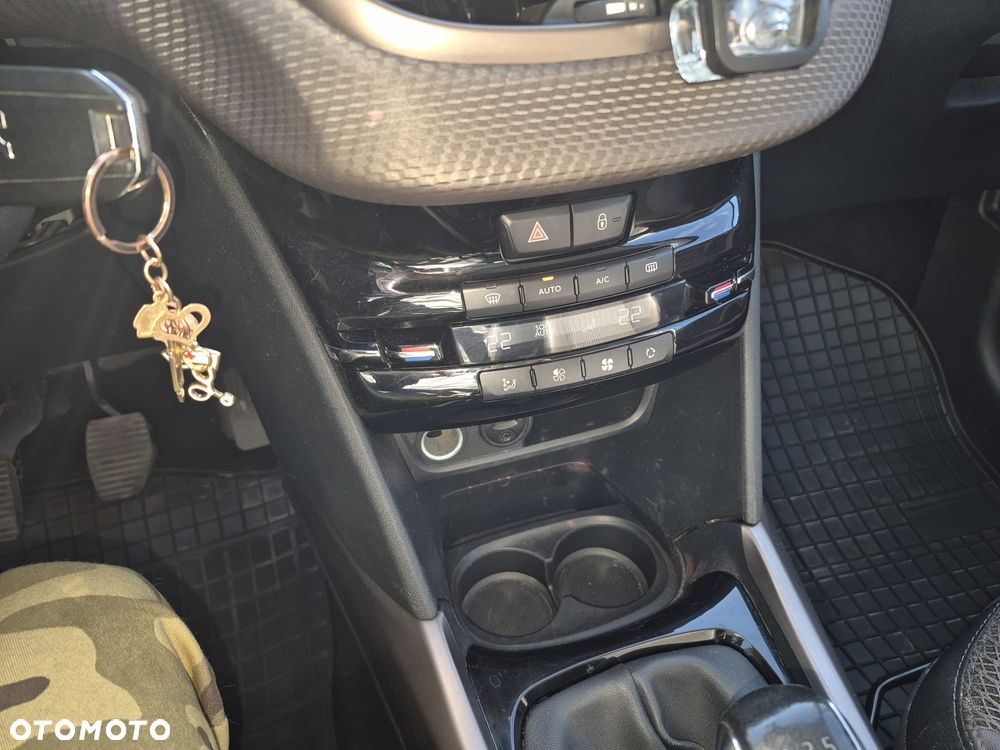 Peugeot 2008 1.6 e-HDi Active S&S - 14