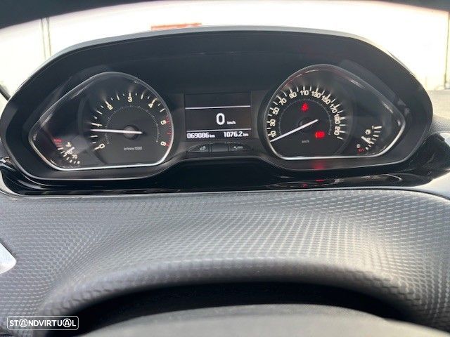 Peugeot 2008 1.6 BlueHDi Style - 3
