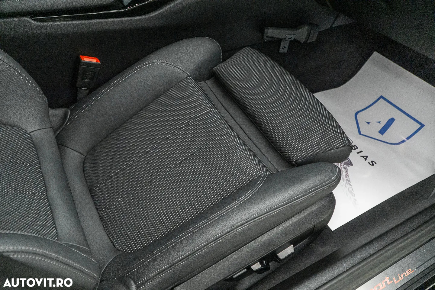 BMW Seria 5 520i Aut. Sport Line - 40