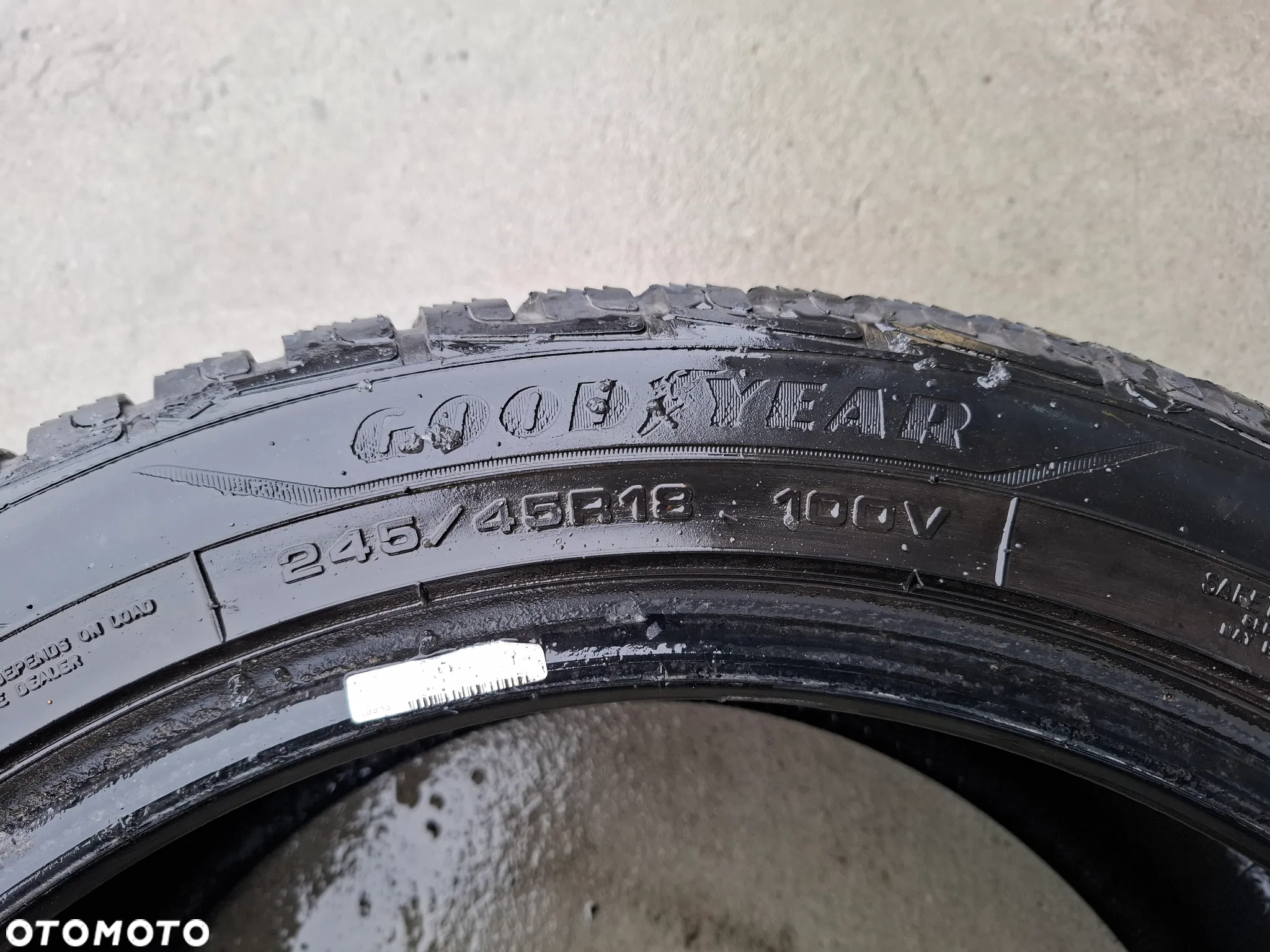 Opony Zimowe 2x 245/45/18 100V Goodyear - 9