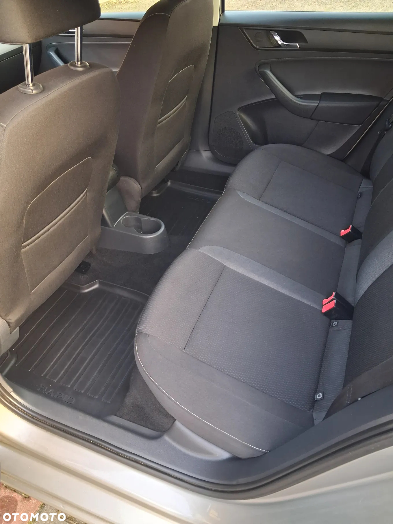 Skoda RAPID 1.6 TDI DPF Ambition - 6