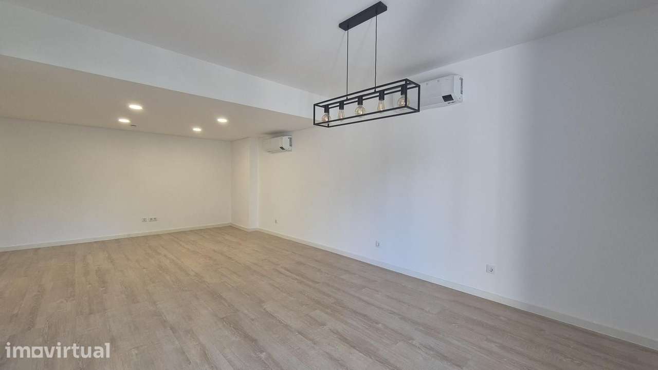 Apartamento T4 com varanda, Paço de Arcos, Oeiras - Grande imagem: 3/36