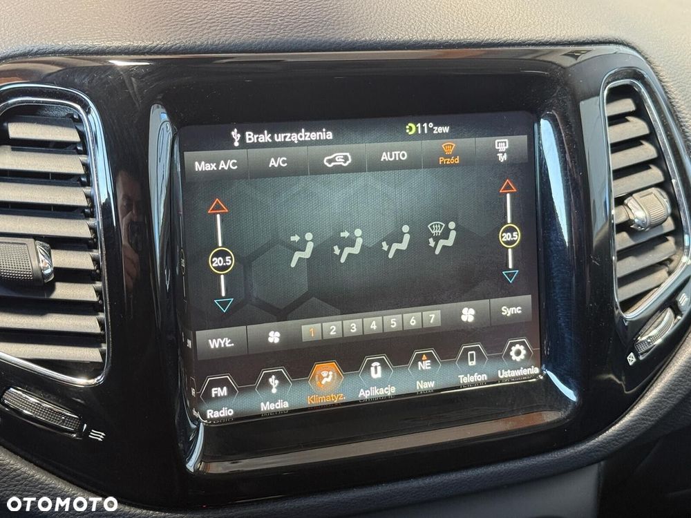 Jeep Compass - 26