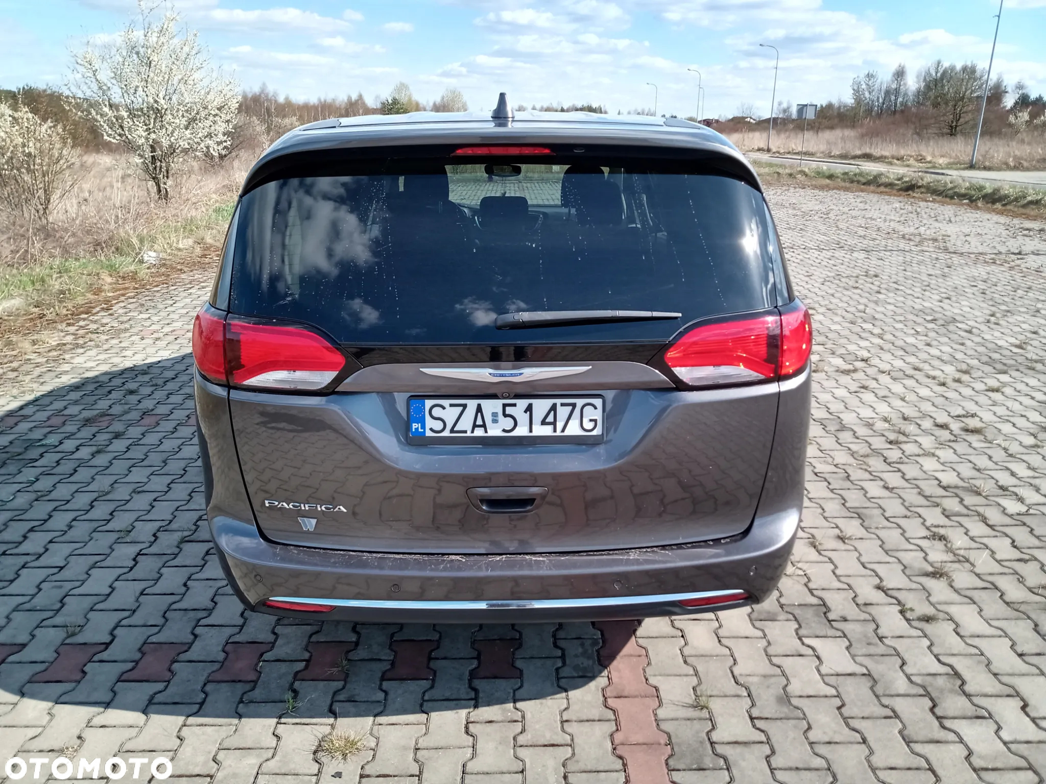 Chrysler Pacifica - 5