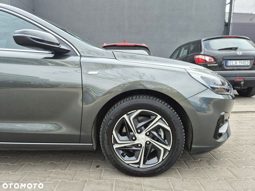 Hyundai i30 1.5 T-GDI 48V-Hybrid EDITION 30 - 34