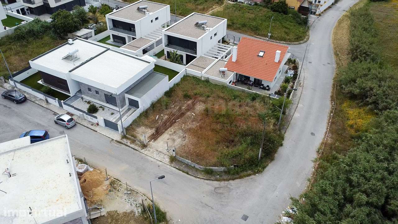Terreno de Gaveto na Caparica | Oportunidade Exclusiva - Grande imagem: 2/12