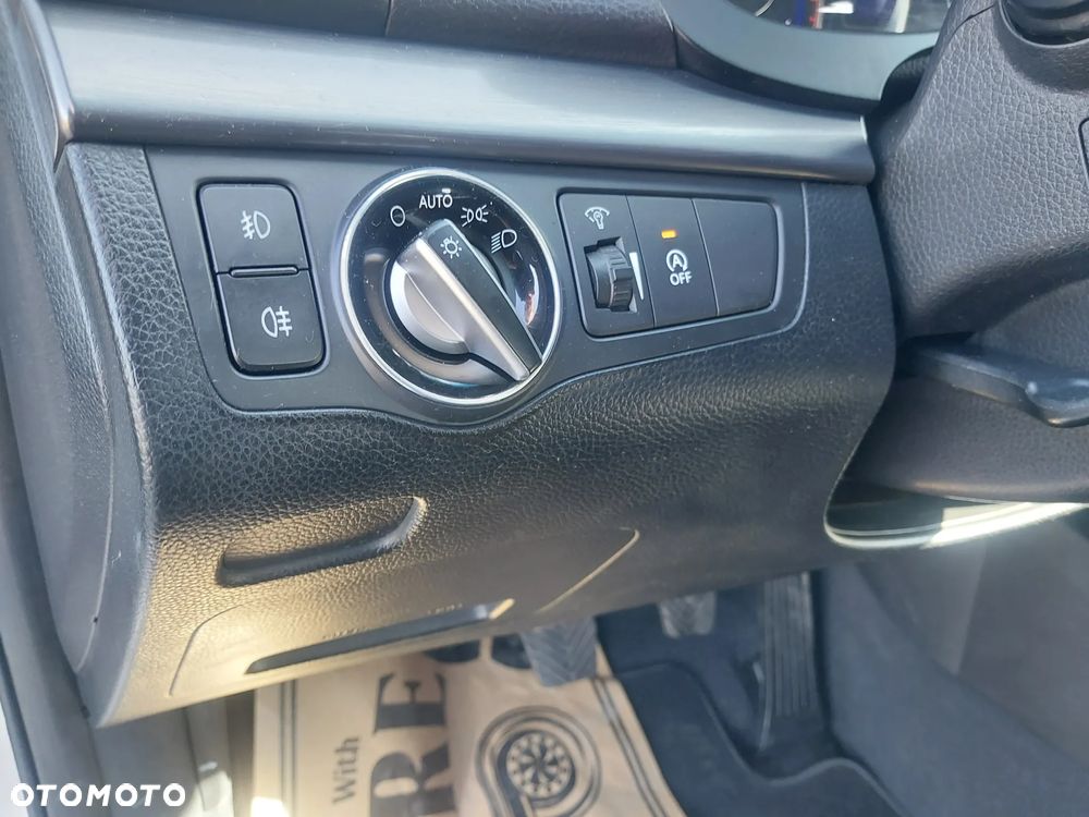 Hyundai i40 Kombi 1.7 CRDi Premium - 16