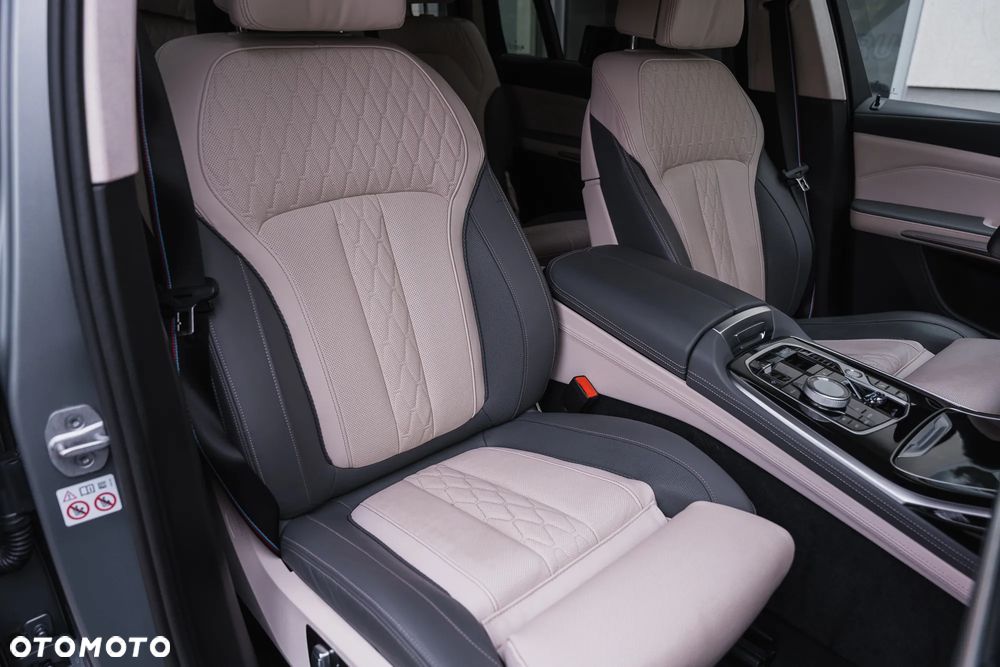 BMW X7 - 16