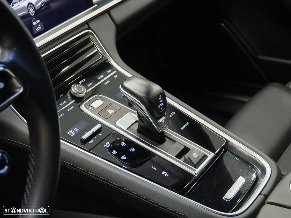 Porsche Panamera Sport Turismo 4 E-Hybrid - 29