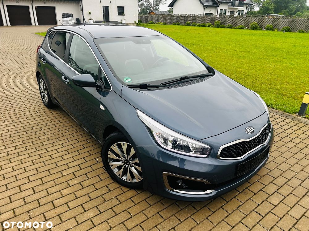 Kia Ceed 1.6 CRDi 136 ISG Dream Team Edition - 5