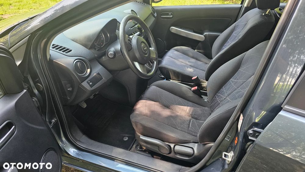 Mazda 2 - 8