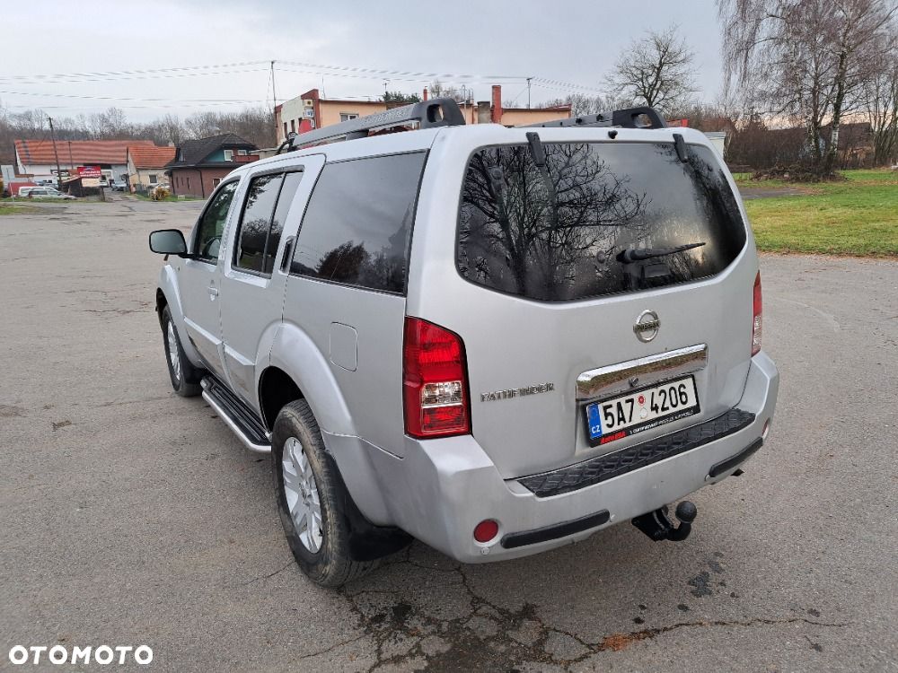 Nissan Pathfinder - 5