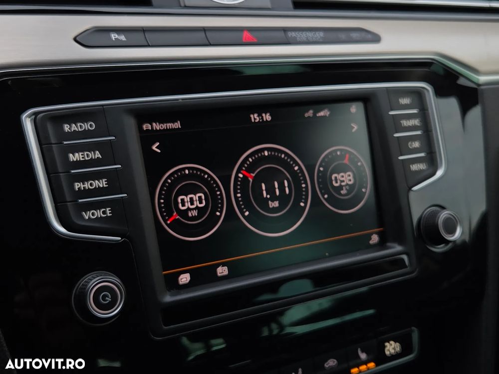 Volkswagen Passat Variant 2.0 TDI SCR 4Motion DSG (BMT) Highline - 29