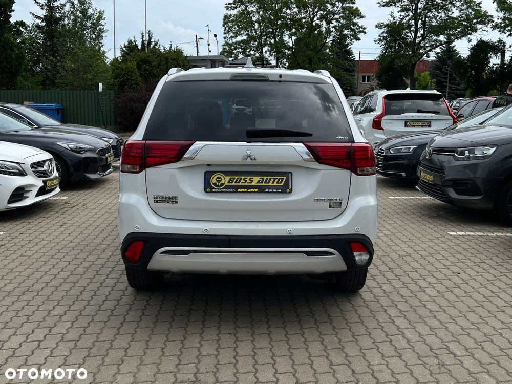 Mitsubishi Outlander - 8