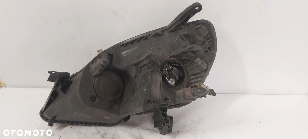 .  PRZOD PRZEDNIA LAMPA PRAWA OPEL ZAFIRA B - 3