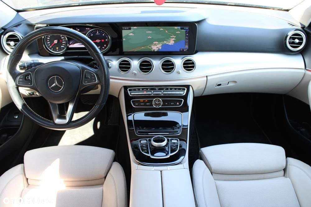 Mercedes-Benz Klasa E - 32