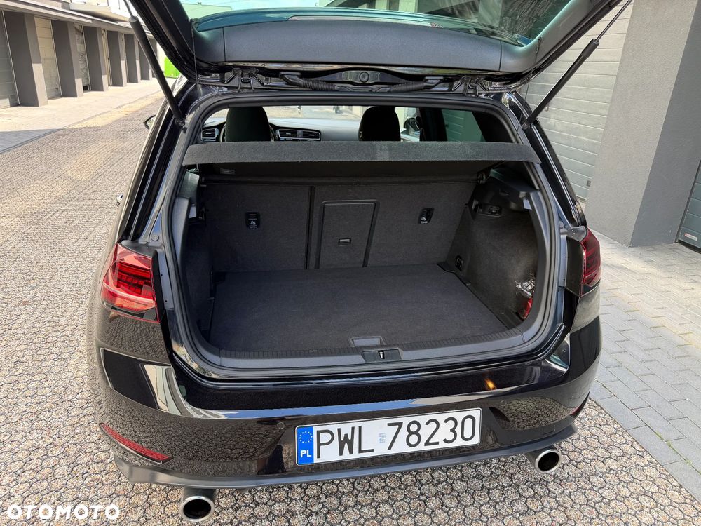 Volkswagen Golf - 33