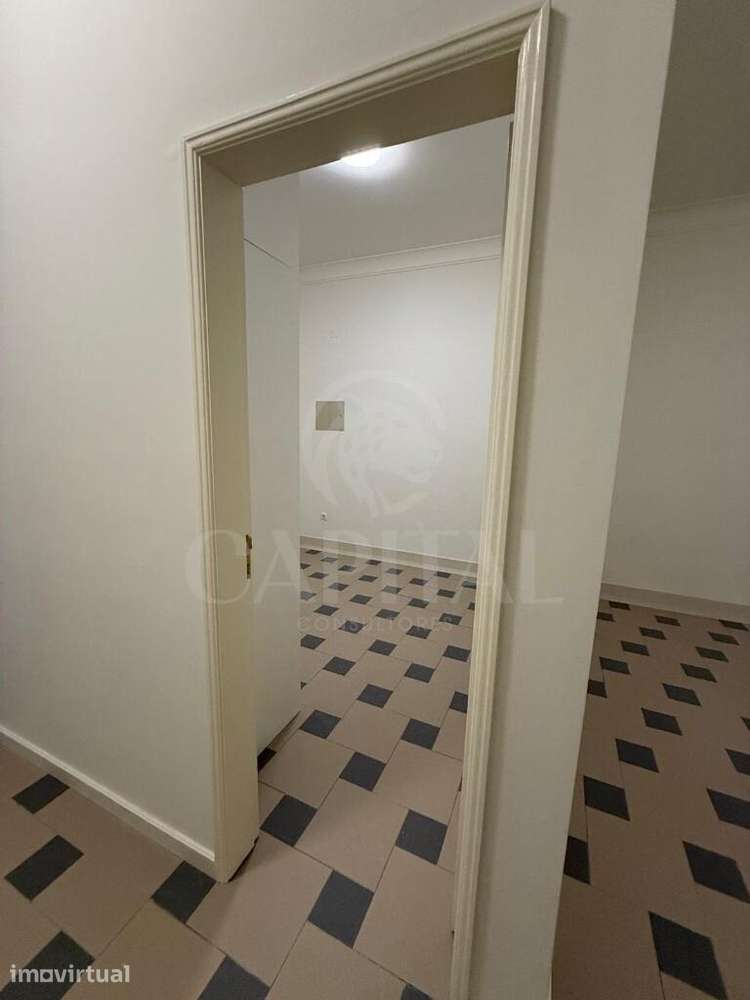 Apartamento T1 no Centro Histórico de Salvaterra de Magos - Grande imagem: 5/17