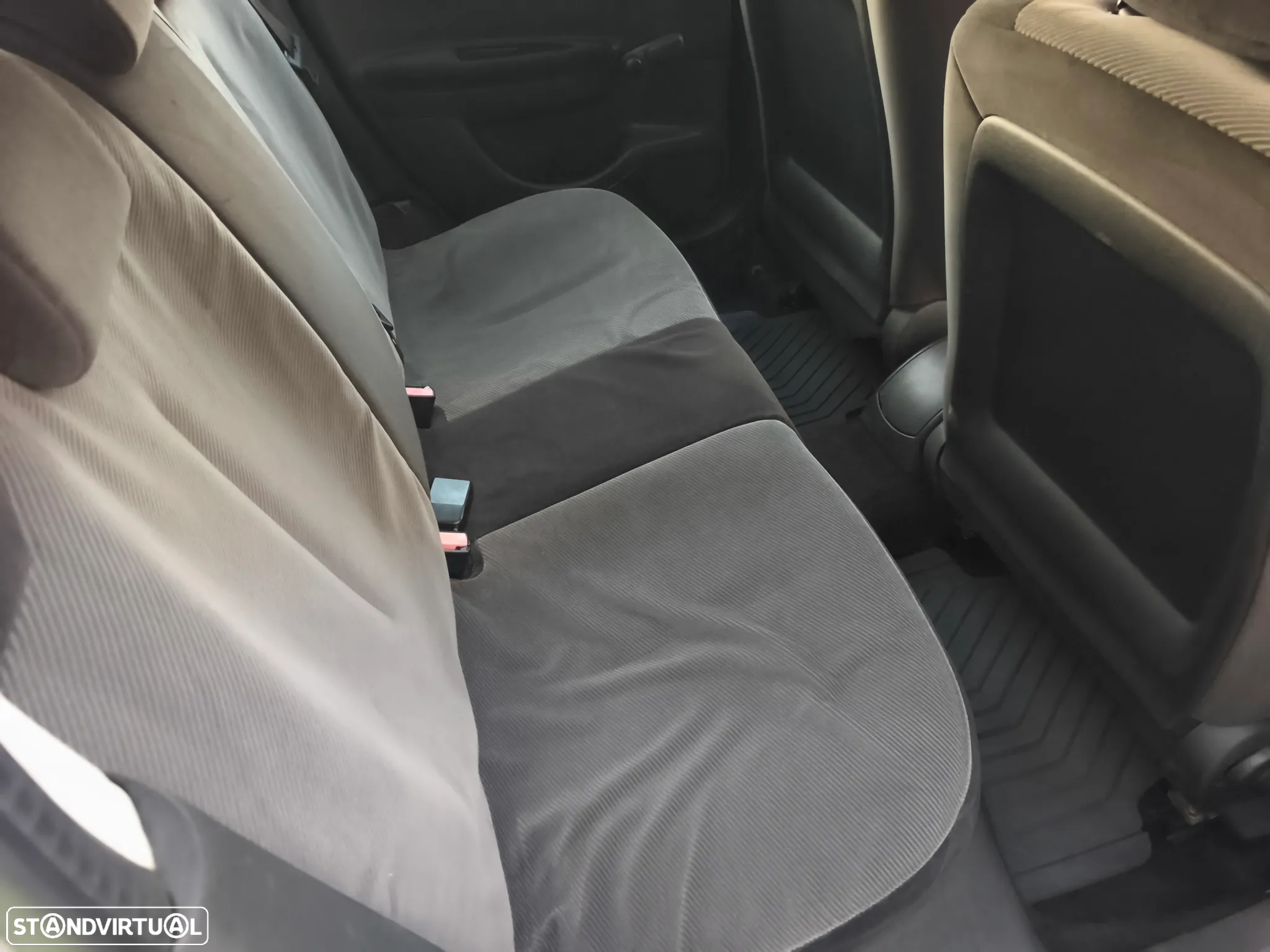 Citroën C4 1.6 HDi Style - 20