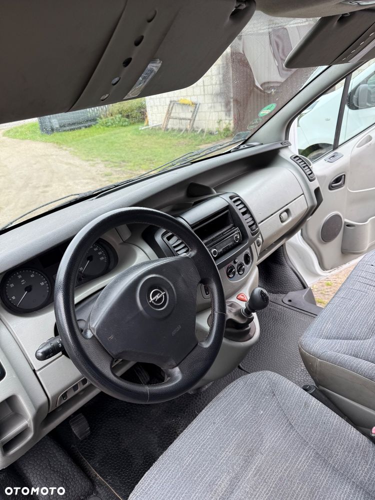 Opel Vivaro - 8
