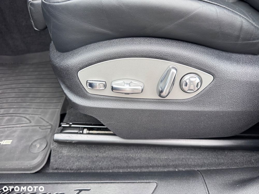 Porsche Macan T - 21