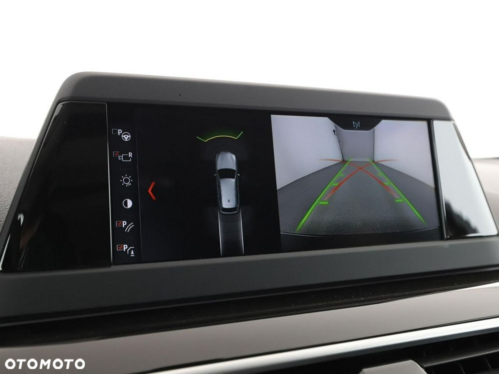 BMW Seria 5 520d Sport Line - 28